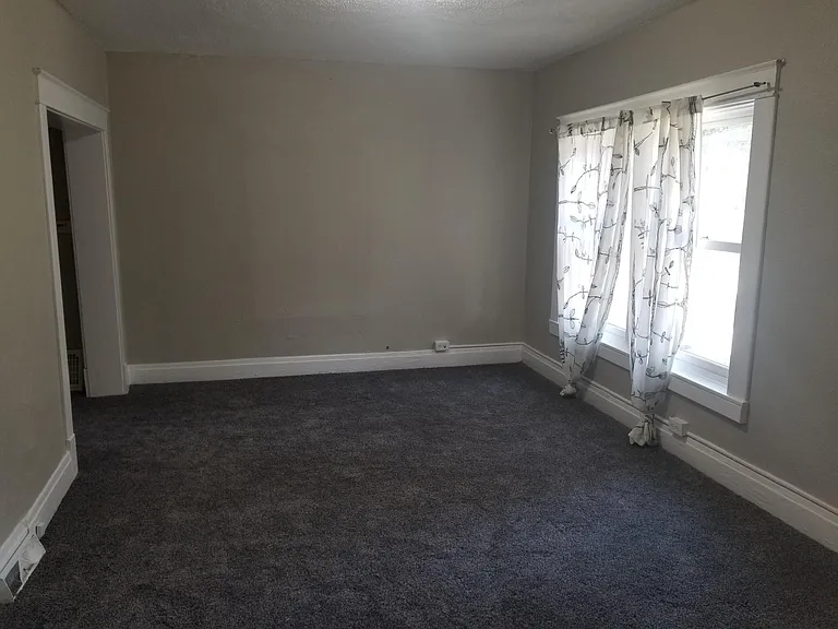 2220 Carpenter Ave — Photo 7