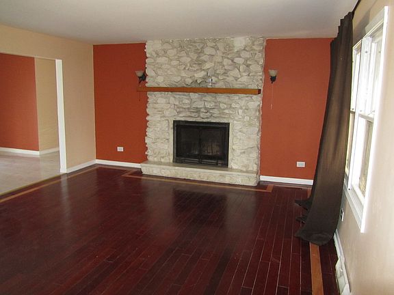 3rd image of 952 E 173rd St