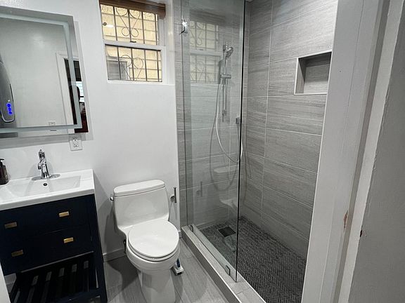 3rd image of 18 Lamartine Ave Floor 1