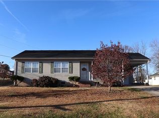 134 N Main St, Granite Falls, NC 28630