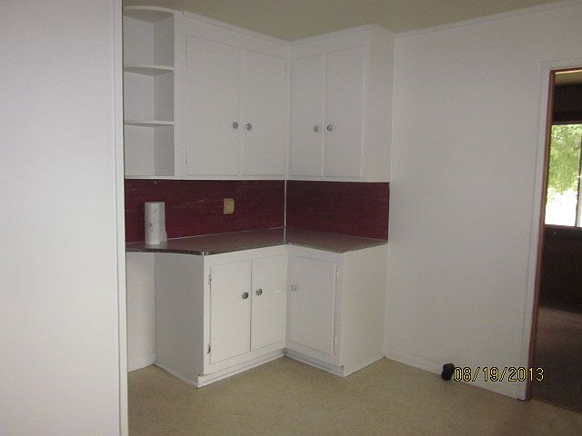2nd image of 1866 Summers Ln