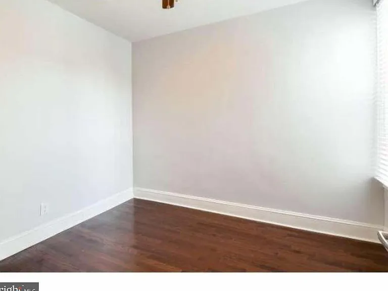 2441 S Philip St — Photo 10