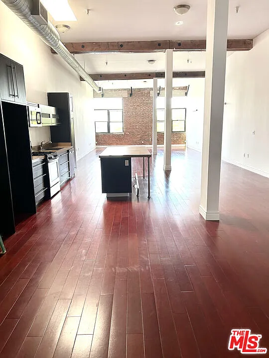1 bed, 1.0 bath, 1480 sqft, $3,369 — Photo 2