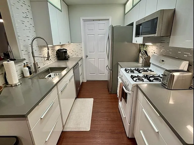 2412 Thornton Rd #B — Photo 11