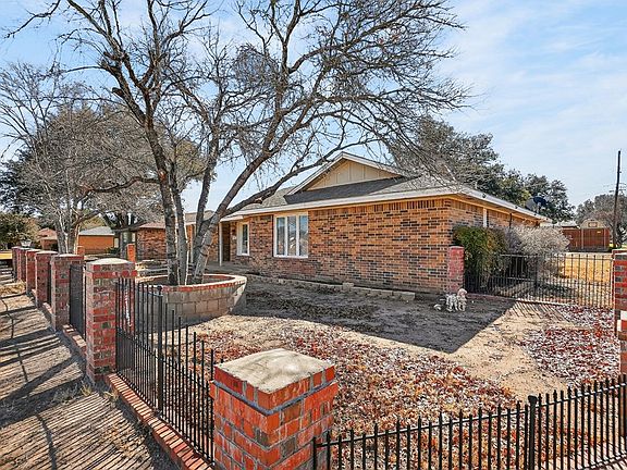 4th image of 4007 Saint Andrews Dr