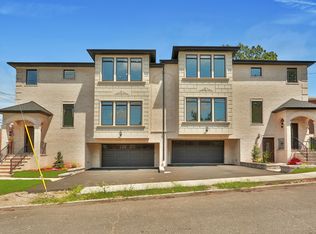 100 Sunset Pl, Palisades Park, NJ 07650