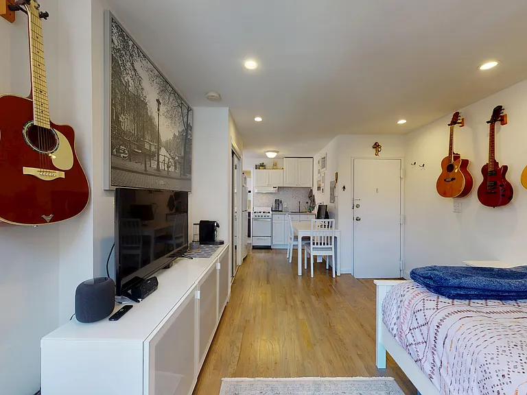253 3rd St #2B — Photo 13