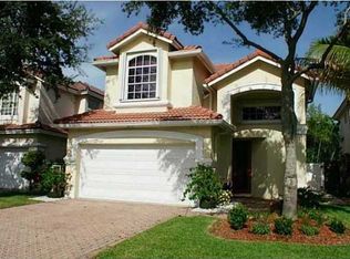 820 Natures Cove Rd, Dania Beach, FL 33004