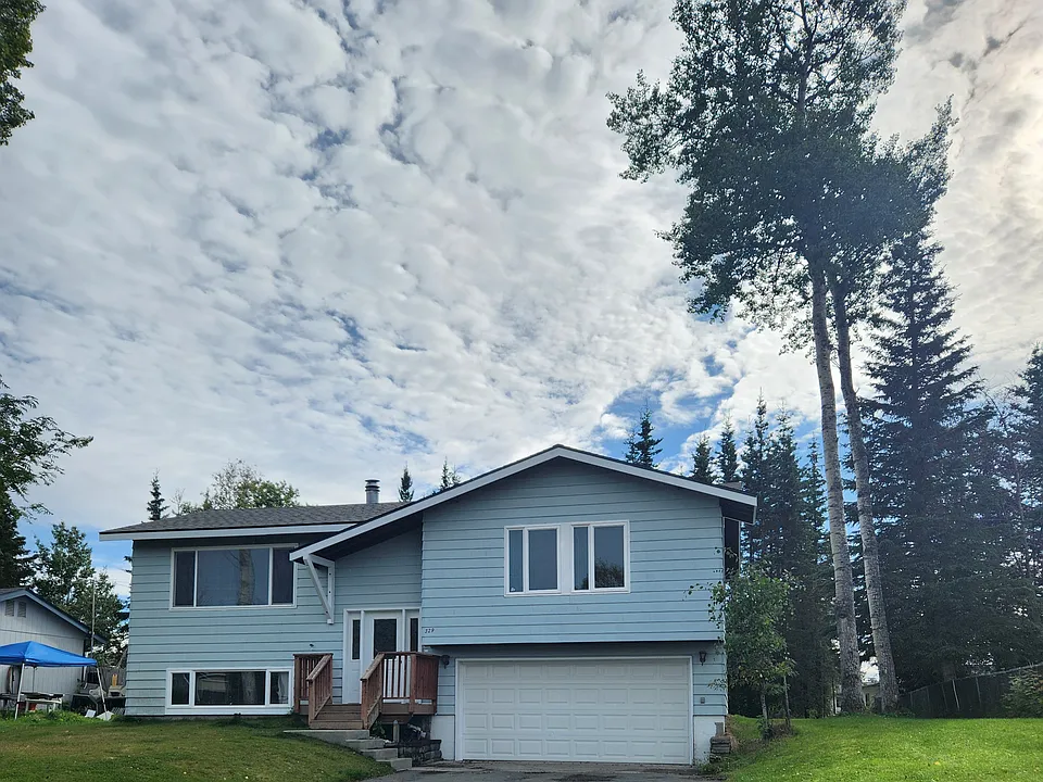 329 W Vine Ave