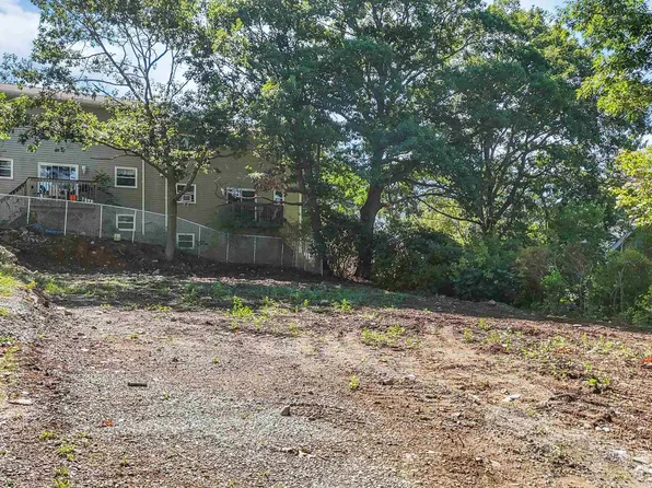 6 Springhill Rd, Dartmouth, NS B3A 4H5