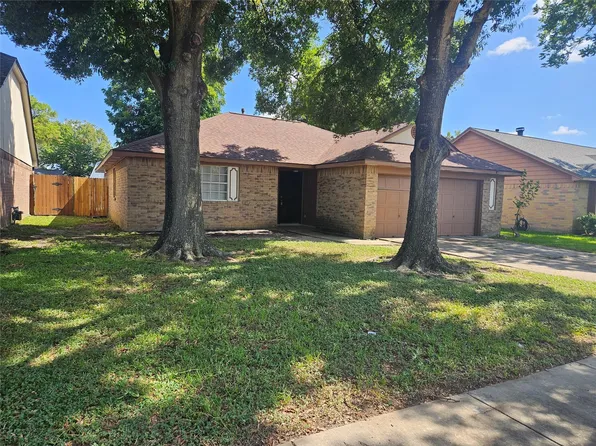 10913 Mulberry Ct, La Porte, TX 77571