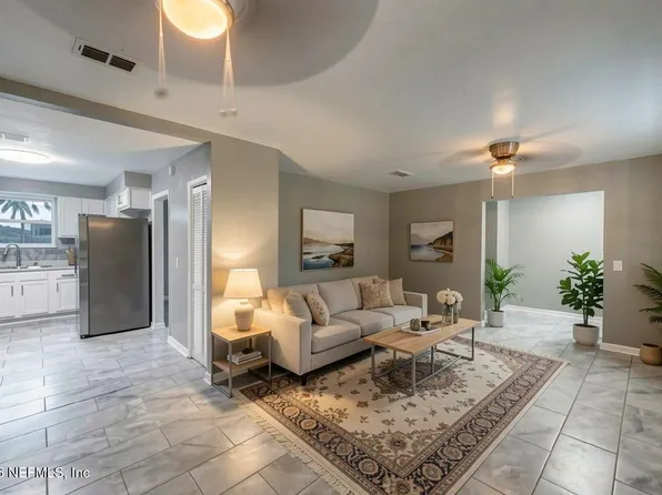 1532 LEESTAN Court, Orange Park, FL 32073