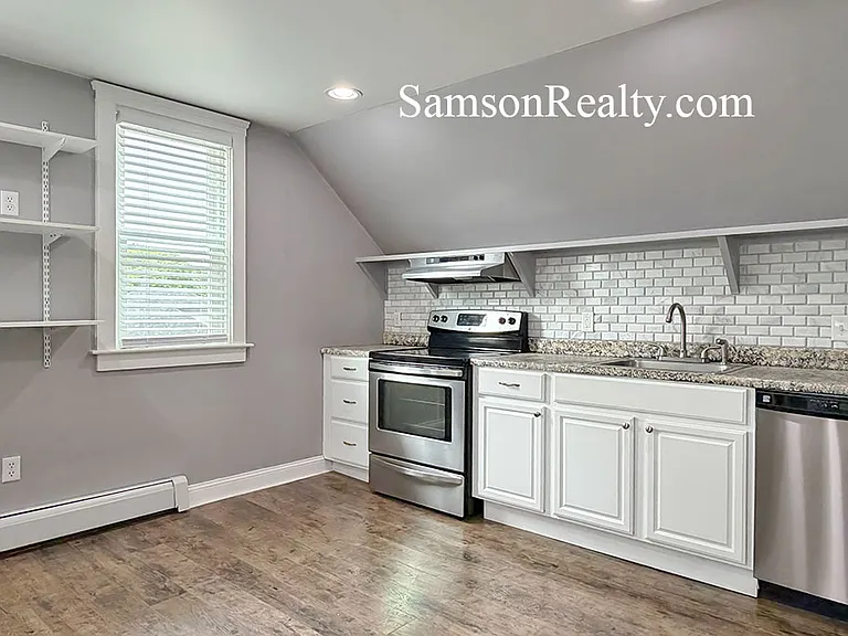 129 Abbott St #3 — Photo 2