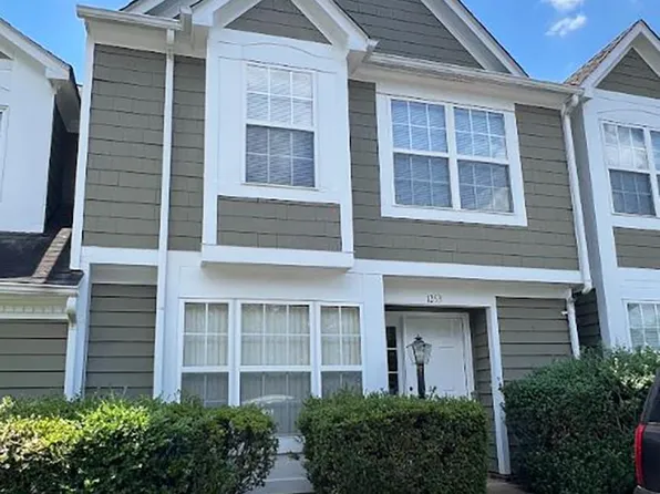 1253 Clifden Grn, Charlottesville, VA 22901