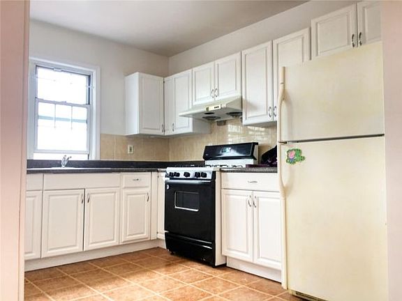 3rd image of 20411 33rd Ave #2