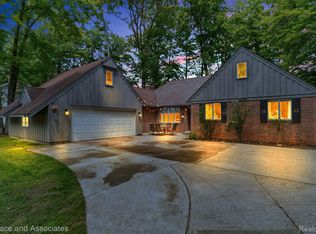4290 Guilford Ln, Fort Gratiot, MI 48059