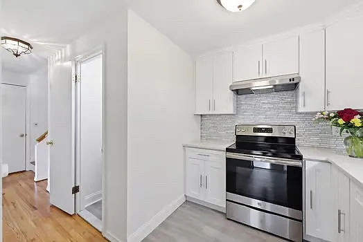 2 bed, 1.5 bath, 1223 sqft, $2,600 — Photo 3