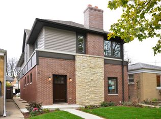 3116 W Jarvis Ave, Chicago, IL 60645