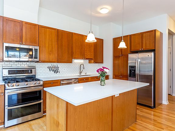 4th image of 3118 N Lincoln Ave APT 3A