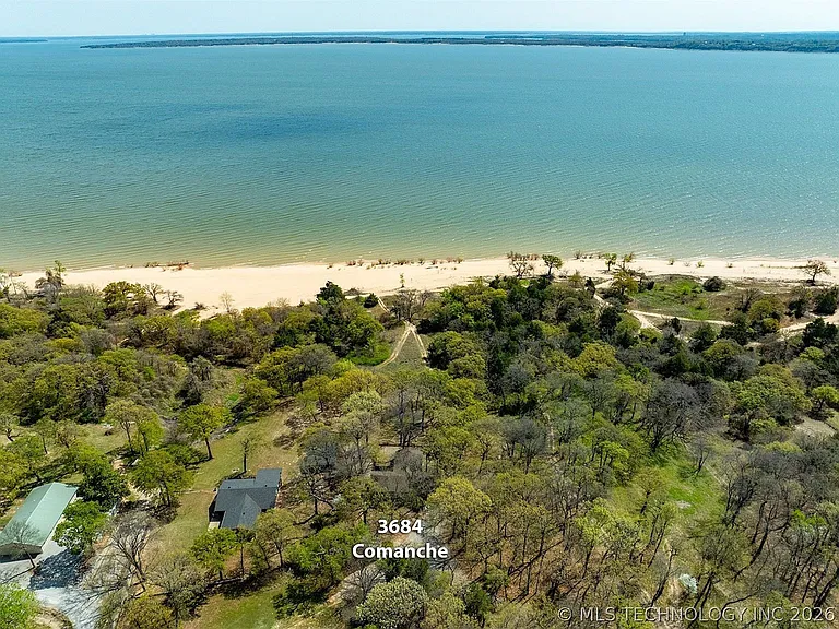 3684 Comanche Dr — Photo 8