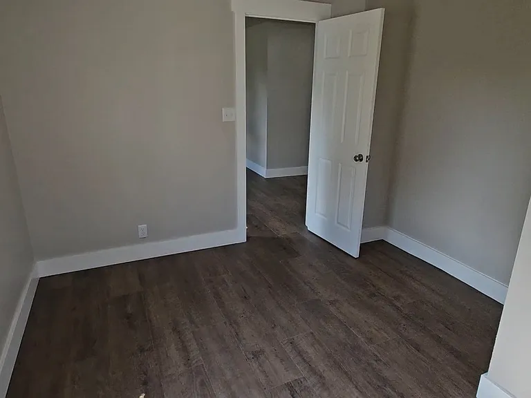 222 S Hackett St — Photo 14