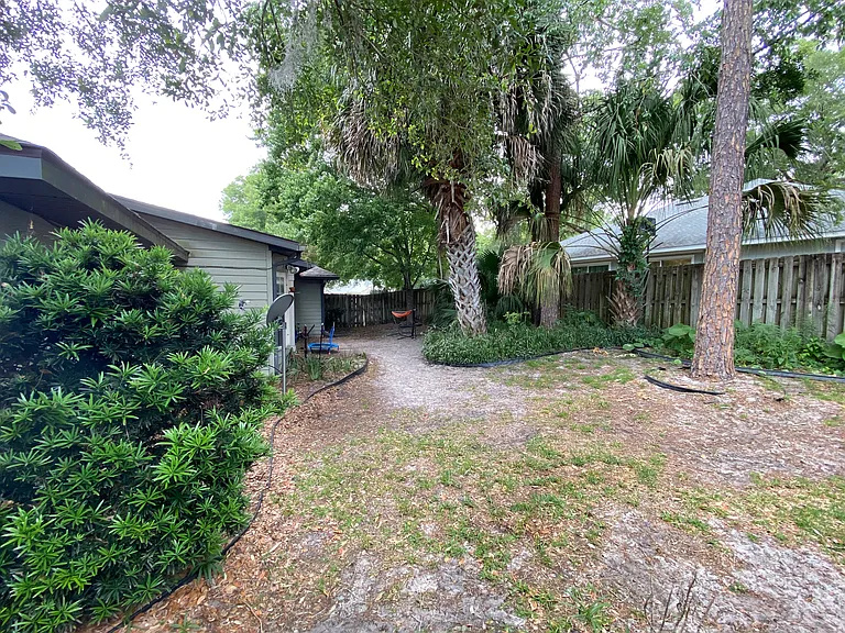 8038 SW 67th Rd — Photo 16