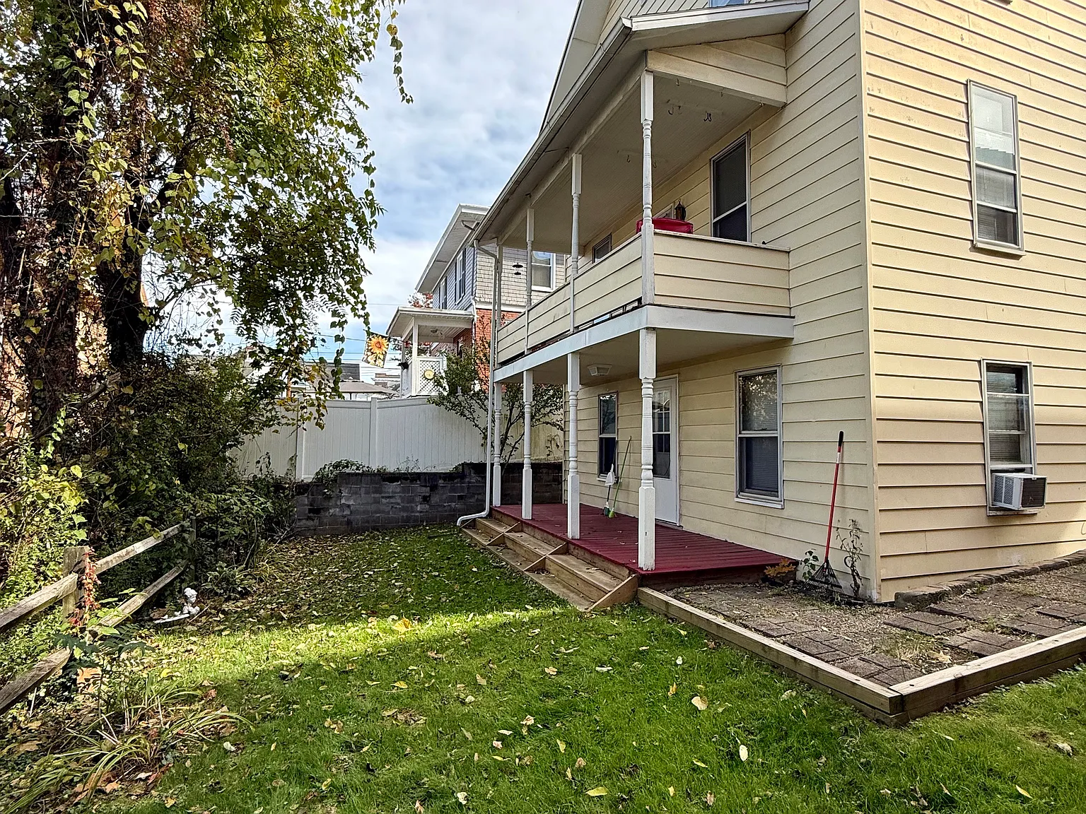 327 Euclid Ave — Photo 1