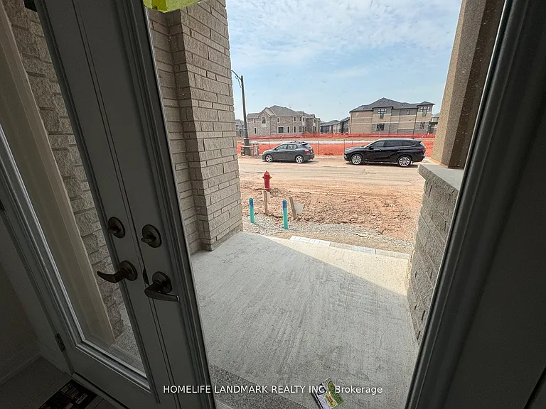 1172 Tanbark Ave — Photo 2