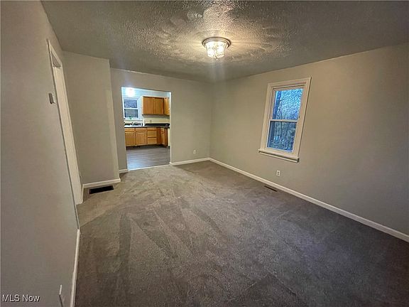 4th image of 6468 Hill St