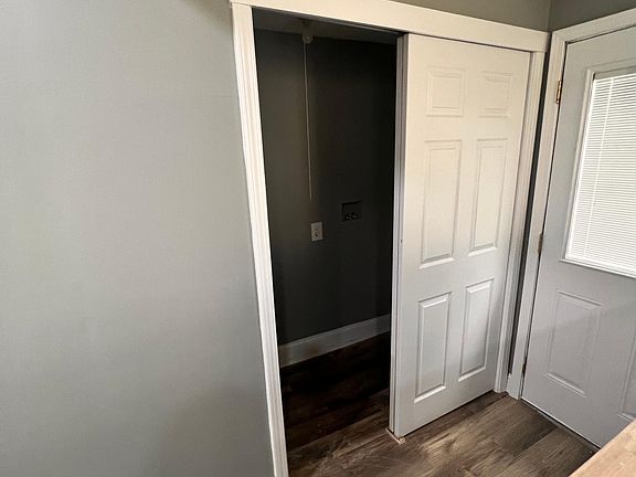 3rd image of 133 Wittland Ln