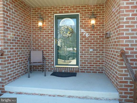 3rd image of 926 Kenly Ave
