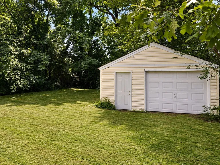 2604 Omar St — Photo 20