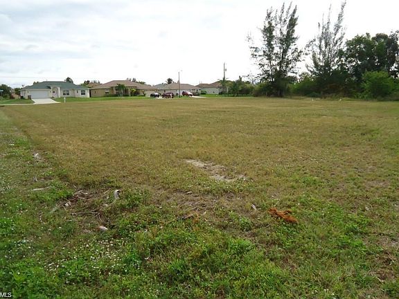 2nd image of 1928 Beach Pkwy W