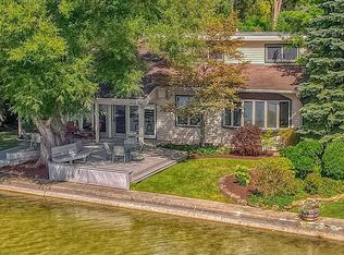 6735 Alden Dr, West Bloomfield, MI