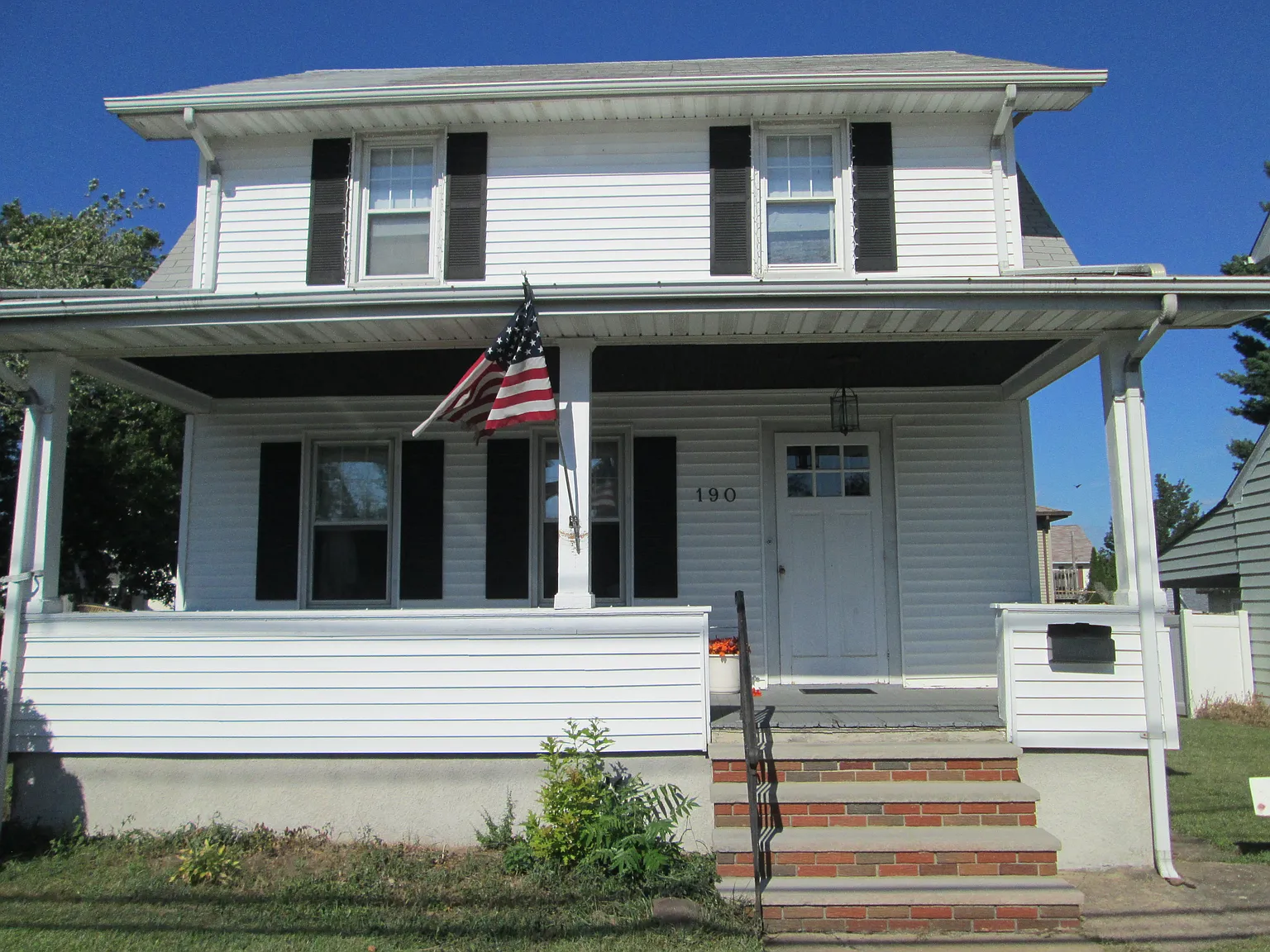 190 Colfax Ave photo 1