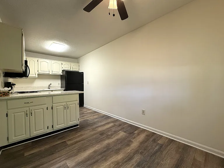 39 Par Haven Dr #E23 — Photo 3