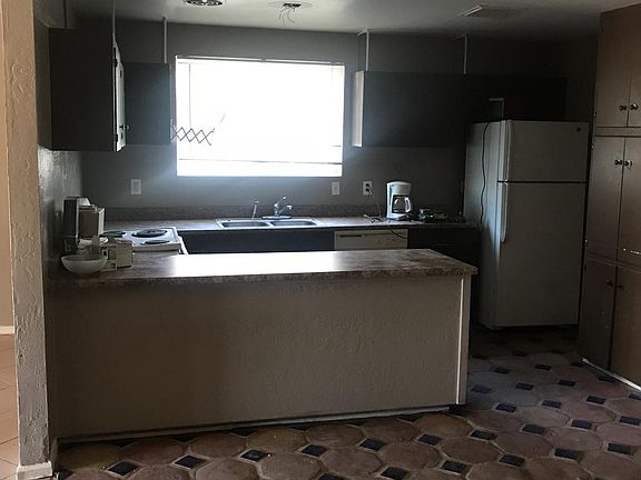 2nd image of 2943 N 52nd Pkwy