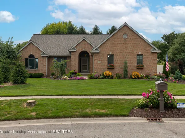 1220 Lavalle Ct, Saint Johns, MI 48879