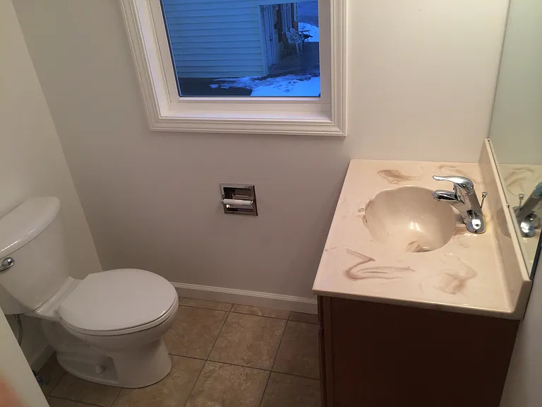 623 Kenwood Ave — Photo 10