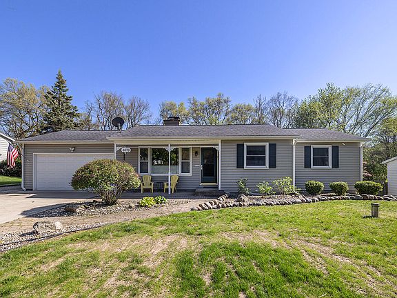 2nd image of 4678 Rollridge Ave