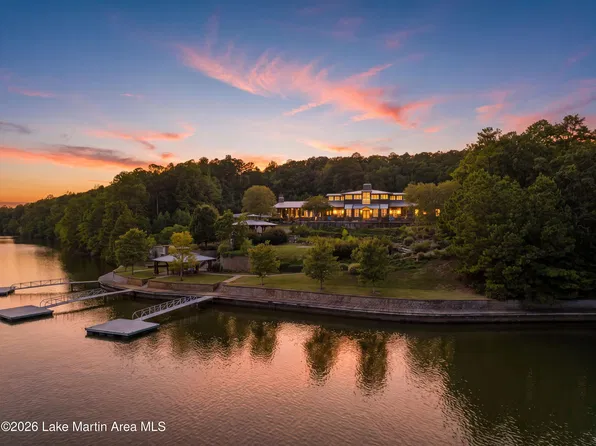 35 Pebble Creek Dr, Alexander City, AL 35010