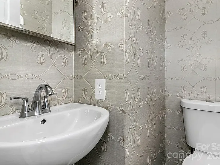 1085 Jenkins Valley Rd — Photo 14
