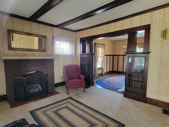 3rd image of 3111 Plum St
