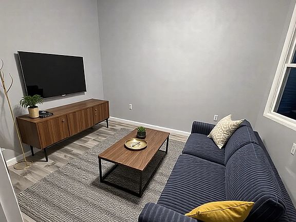 2nd image of 104 Ward St Floor 1