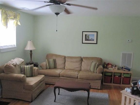 4th image of 245 Carlisle St