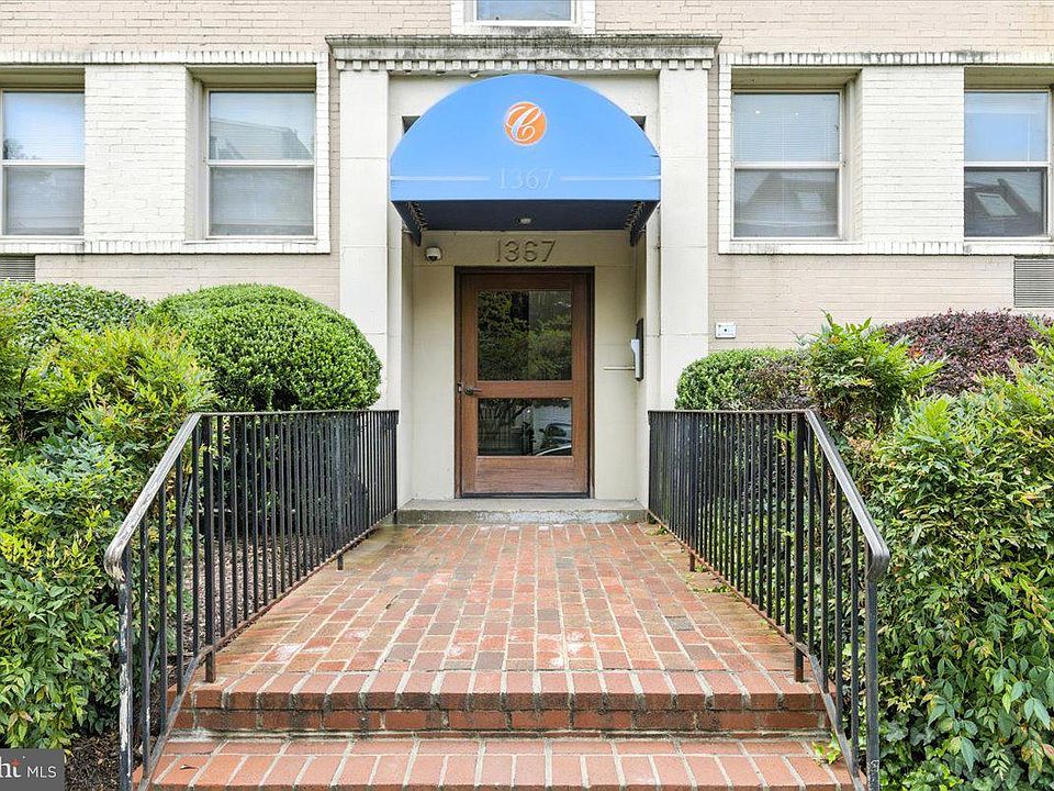 1st image of 1367 K St SE APT B