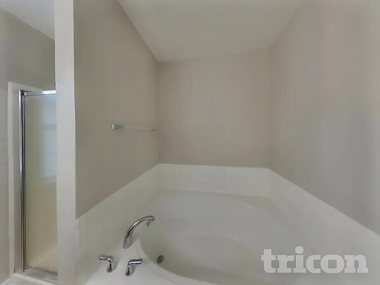 1411 Blue Brook Way — Photo 10