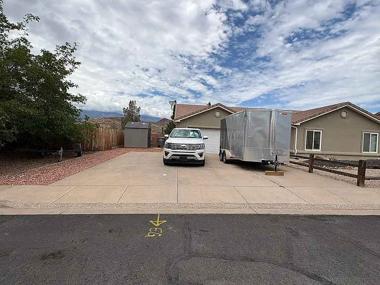 RV parking (no hookup)