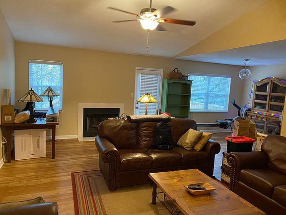 3rd image of 1528 Clear Brook Dr