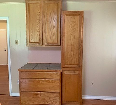 5th image of 223 Hosack St S
